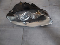 Audi A4 B7 prednji desni xenon far - original - 2004. - 2009.