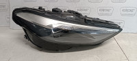 Audi A5 B10 prednji desni far