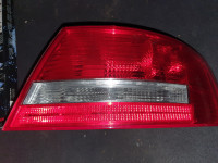 Audi A6 4f desna lampa