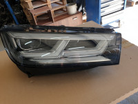 AUDI Q5 DESNI FAR XENON LED