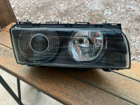 BMW E38 prednji desni far, halogen, novi