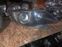 Bmw E63 prednji desni far xenon