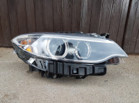BMW F22 desni xenon far