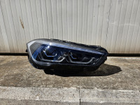 BMW X1 prednji desni far