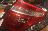 Citroen C4 Picasso MK1 straznji desni far (bocni) 9653547480