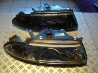 DESNA STRANA LAMPA FAR MITSUBISHI CARISMA SREBRNA