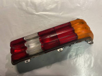 DESNO STRAŽNJE SVJETLO STRAŽNJE DESNO MERCEDES-BENZ W123 C123 HELLA