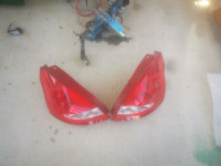 Ford fiesta 2010 zadnja lijeva i desna lampa