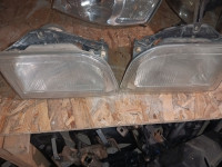 Ford fiesta mk3 prednji farovi