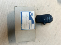 Ford Focus regulator prednjih svijetala 1063829