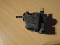 HELLA motorič fara RENAULT - NISSAN 7700 420 737