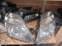 Honda stream prednji farovi