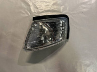 LIJEVI ŽMIGAVAC LIJEVI ŽMIGAVAC NISSAN PRIMERA 1996- TYC NOVO