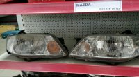 Mazda 323 2002 Far Prednji Lijevi i Desni