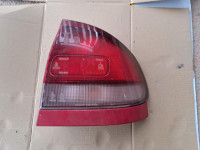 mazda 626 94g. desno stop svijetlo