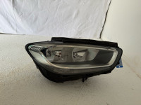 Mercedes B klasa A2479067600 desni far