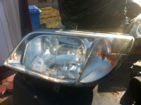 Mercedes Sprinter prednji lijevi far neznatno oštećen