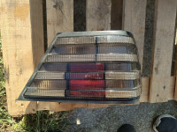 Mercedes W124 Hella orginal tamna lampa