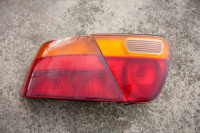 Misubishi Carisma zadnji farovi, zadnja svjetla, stražnje svjetlo