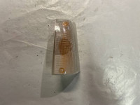 PLASTIČNI POKLOPAC PREDNJEG LIJEVOG ŽMIGAVCA FIAT PANDA