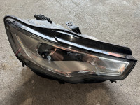 PREDNJI DESNI FAR AUDI A6 4G C7 XENON