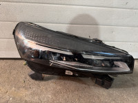 PREDNJI DESNI FAR RENAULT CLIO V 2024