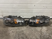 PREDNJI LIJEVI I DESNI FAR FIAT PUNTO 2003