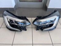 Prednji lijevi i desni far Renault Captur II