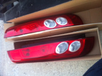 Prodajem stražnje lampe za Ford Fiestu