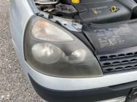 Renault Clio 2 far desni