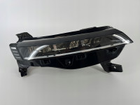 RENAULT MEGANE V E-TECH DESNI FULL LED FAR 260104574R