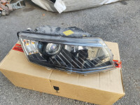 Škoda Octavia III prednji desni Xenon far 5E1941016B