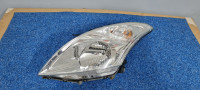 Suzuki swift prednji lijevi far