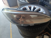 Tesla model S far desni