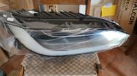 TESLA X prednji desni far