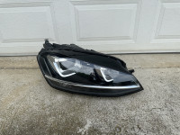 VW Golf VII XENON FAR DESNI ORIGINAL