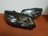VW TOURAN 2012+ LIJEVI DESNI Xenon led Far