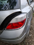 Zadnja lampa opel astra h