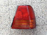 Zadnje desno svjetlo Suzuki Swift II limuzina štop lampa 220-32251