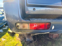 Zadnje lijevo i desno stop svijetlo na braniku