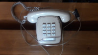 fiksni telefon