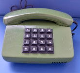 STARI KUĆNI TELEFON SA TIPKAMA