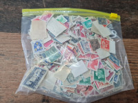 Veliki lot poštanskih maraka - FRANCUSKA    1 litra  (17)