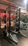 HAMMER STRENGTH ELITE HALF RACK – profesionalni polukavez