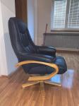 Fotelja nova, luksuzna koža plave boje + drvo, danski dizajn