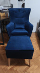 Plavi naslonjač/ fotelja sa tabureom