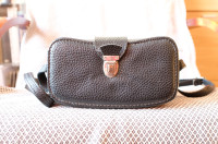 Torbica za fotoaparat retro