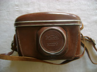 Kiev - futrola za fotoaparat, sa remenom