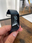 Fitbit Charge 4, pametni sat za vježbanje