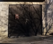 Prodajem garažna vrata